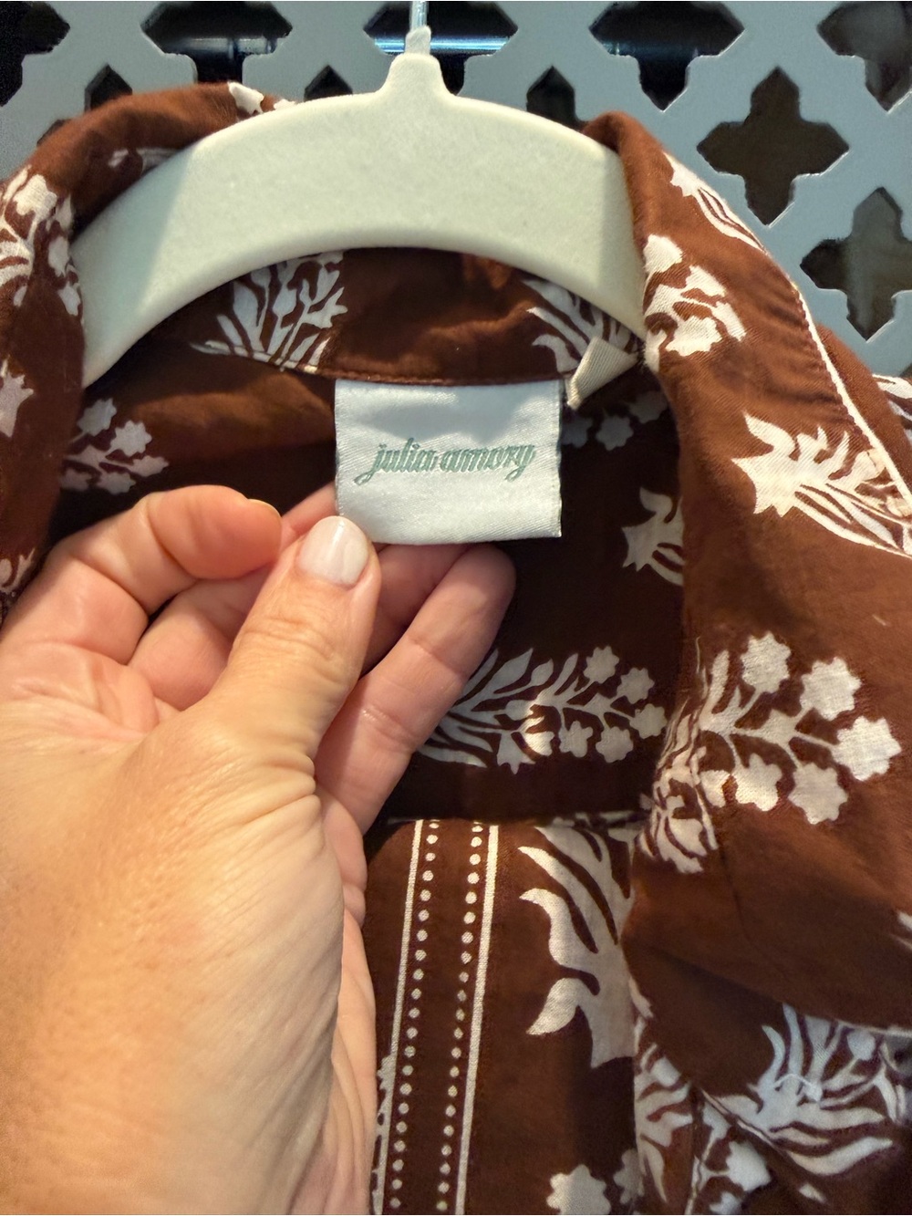 Julia Amory Husband Shirt (XS) and Pareo - Picture 2 of 3
